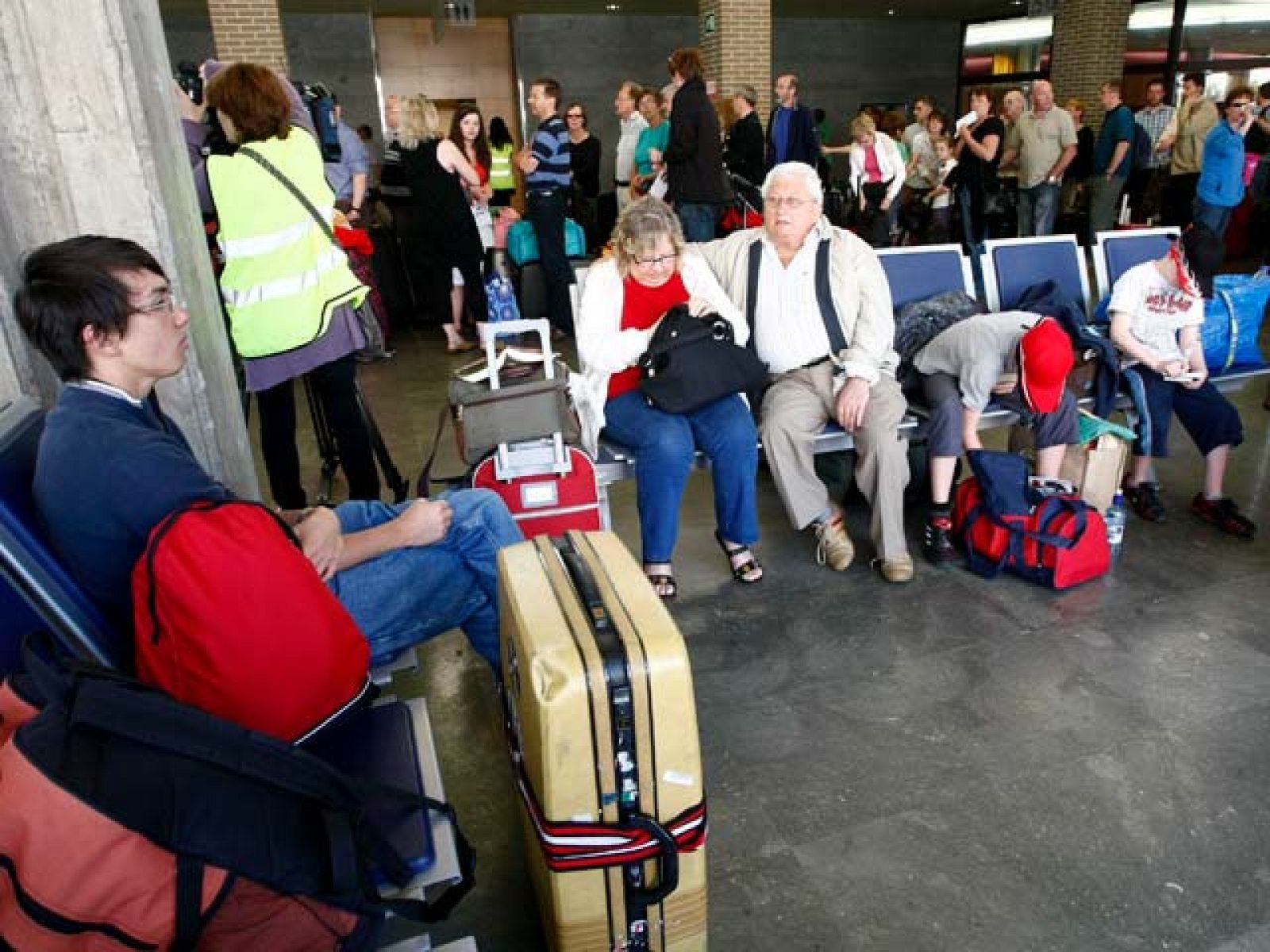 Telediario 2 en cuatro minutos - 19/04/10 | Ver