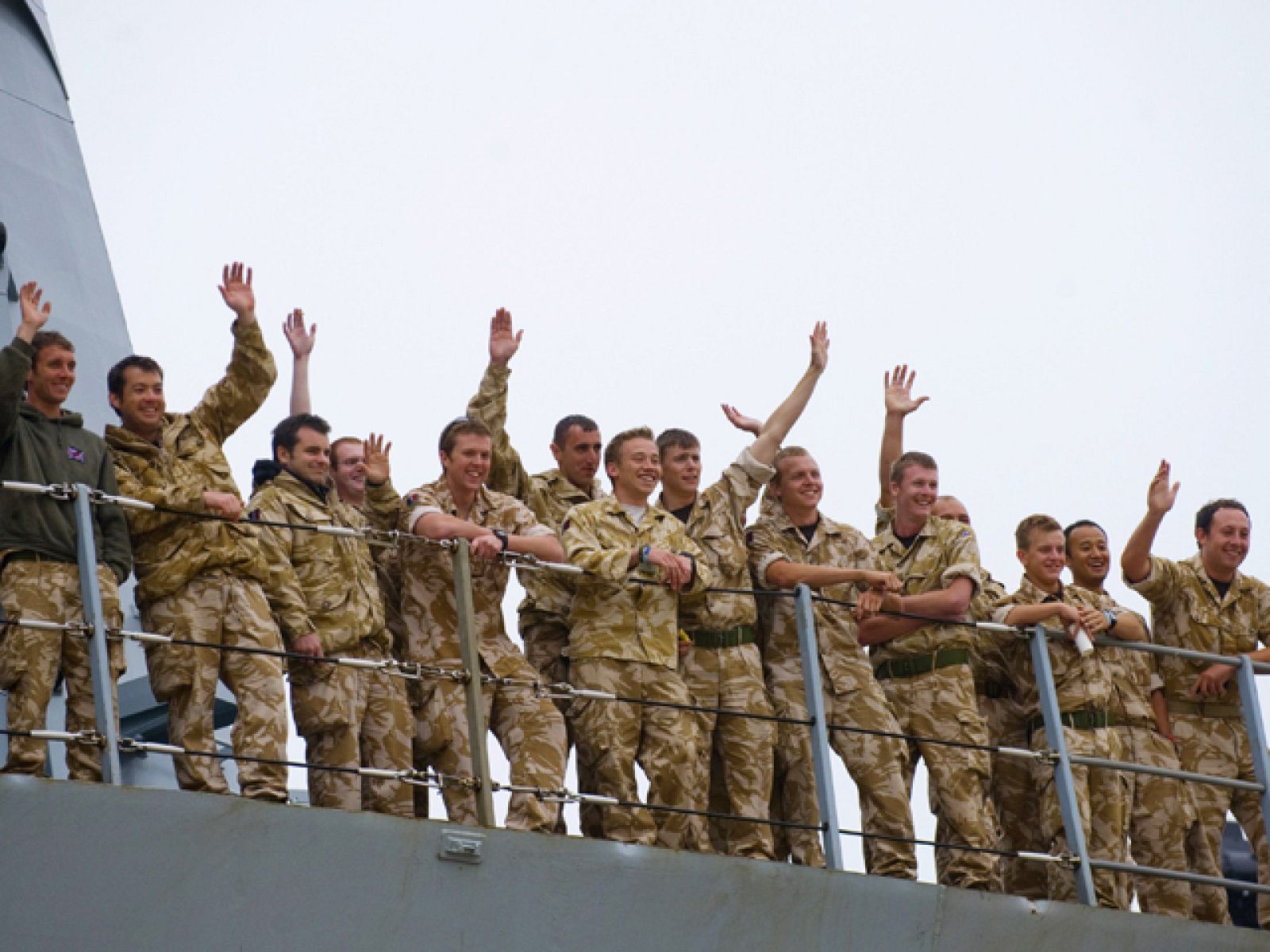 Los habitantes del Reino Unido siguen siendo los más perjudicados por el colapso aéreo | Ver