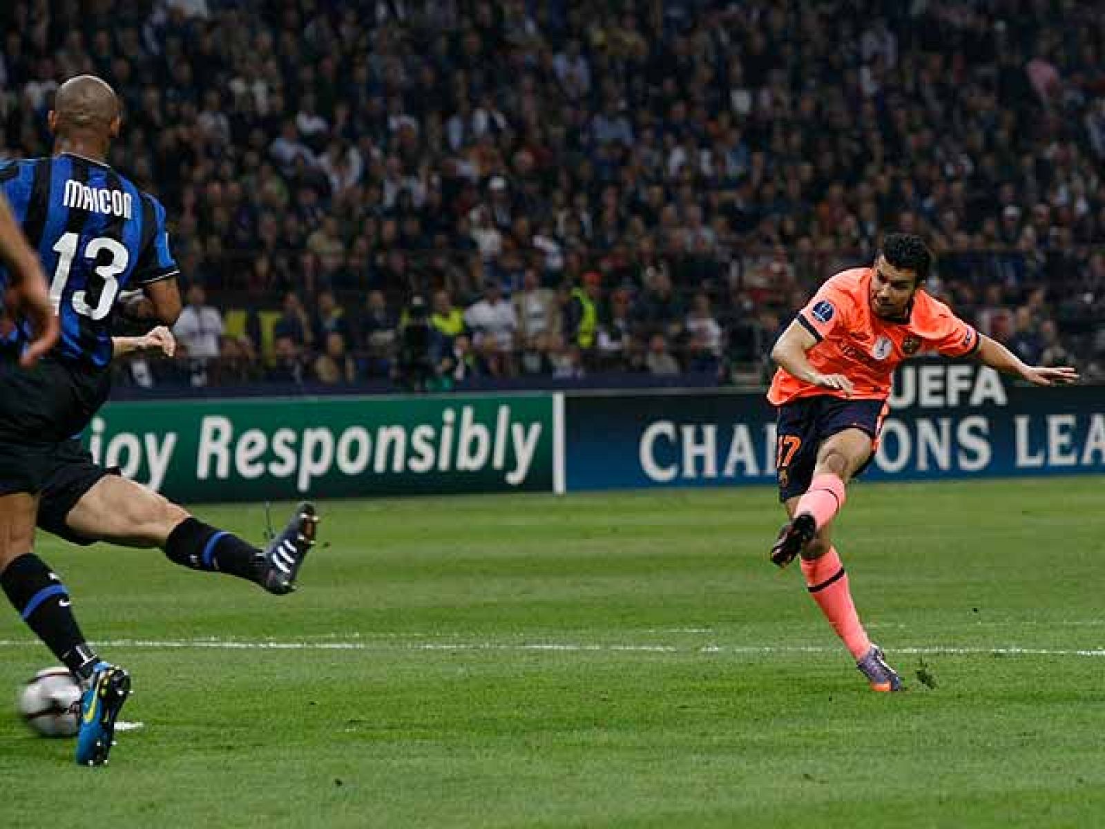 Maxwell entra y Pedro remata (0-1) - Champions League | Ver
