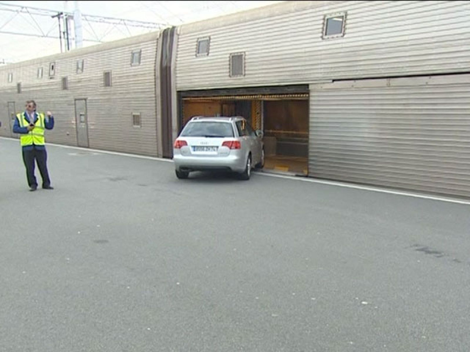 Las aerolíneas tienen ahora que gestionar el enorme atasco provocado por la cancelación de casi cien mil vuelos | Ver