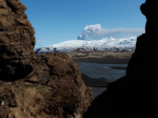  - El volcán de Islandia pierde fuerza
