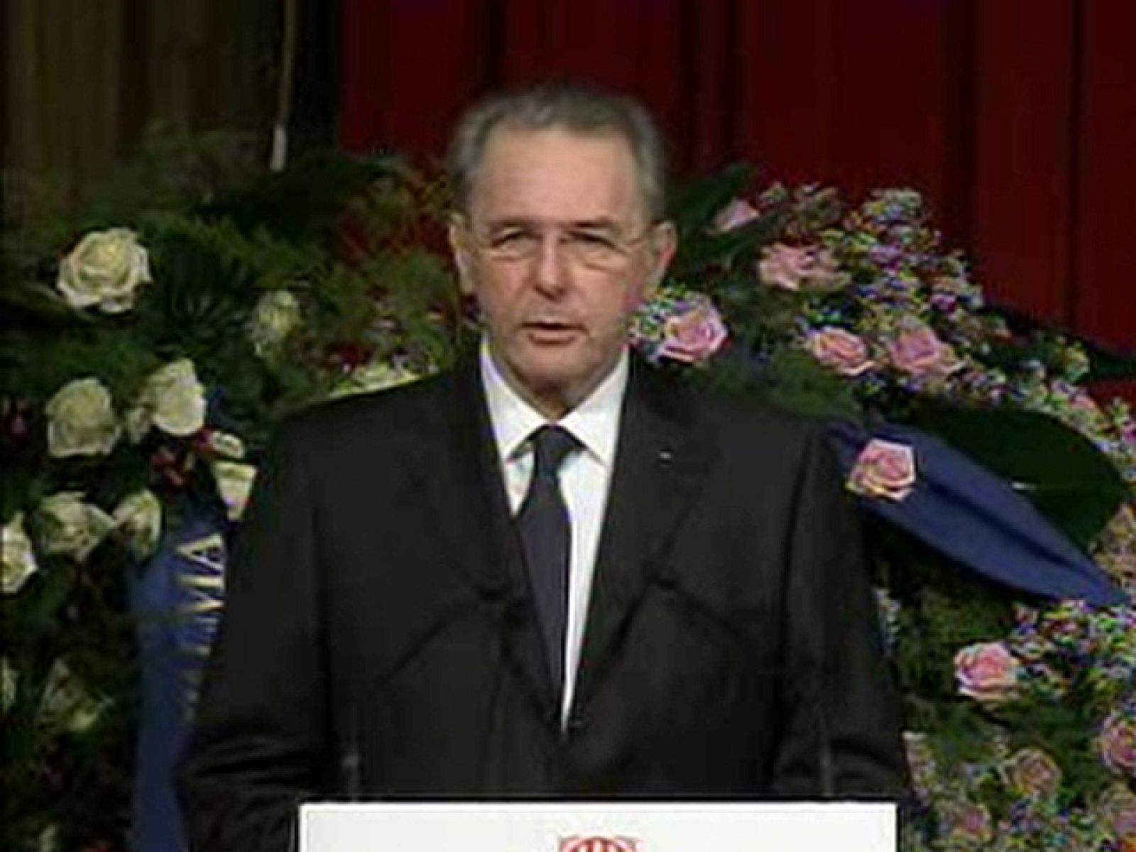 Autoridades políticas y deportivas despiden a Samaranch