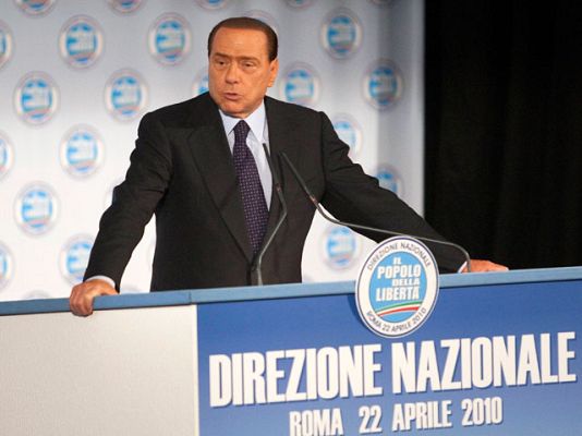 - Desencuentro de Berlusconi y Fini