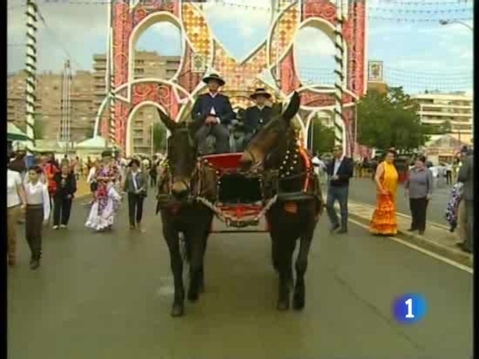 En Sevilla, el Real de la feria está preparado para ver sus calles abarrotadas de visitantes durante el fin de semana | Ver