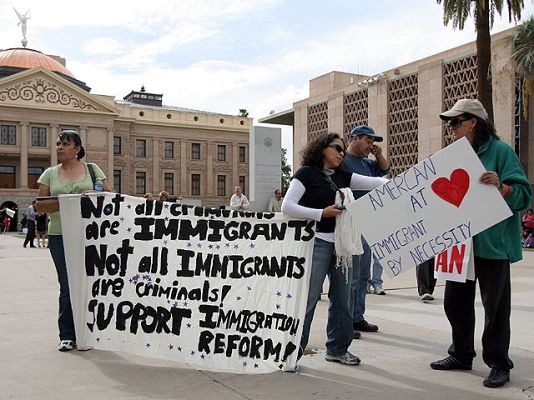  - Arizona contra la inmigración
