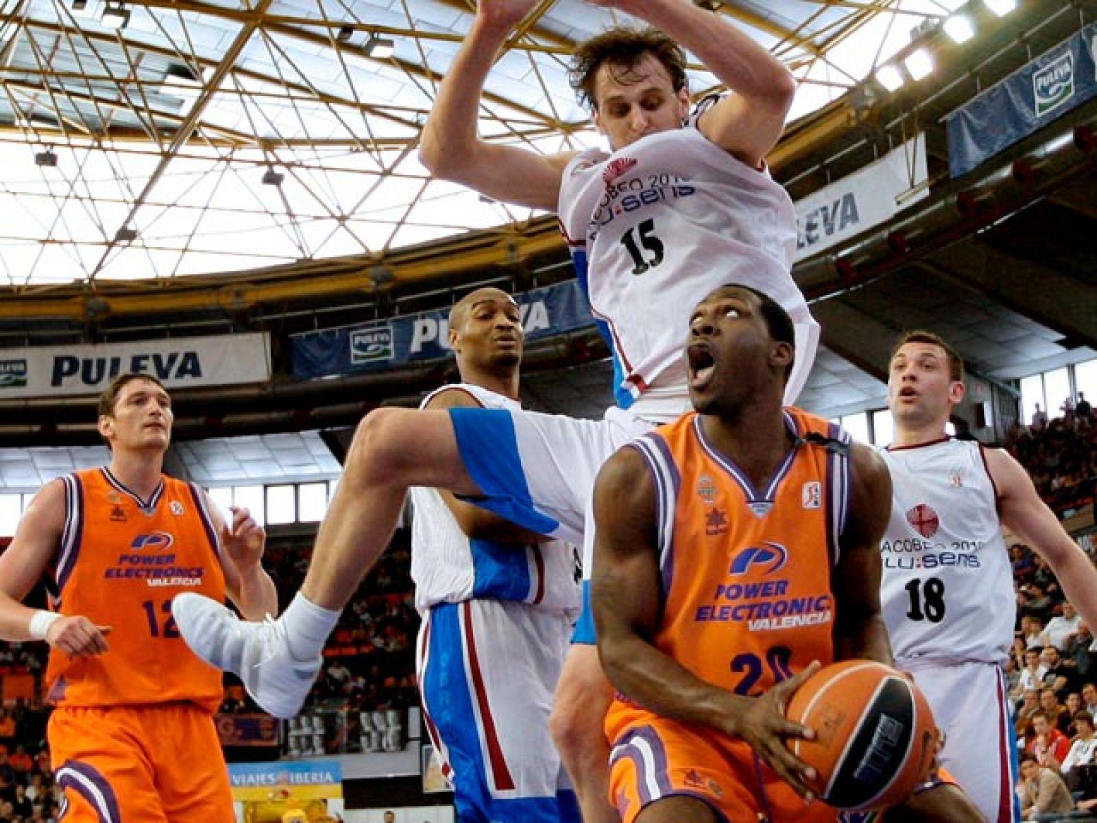 PE Valencia 81-64 Xacobeo BS - Baloncesto en RTVE | Ver