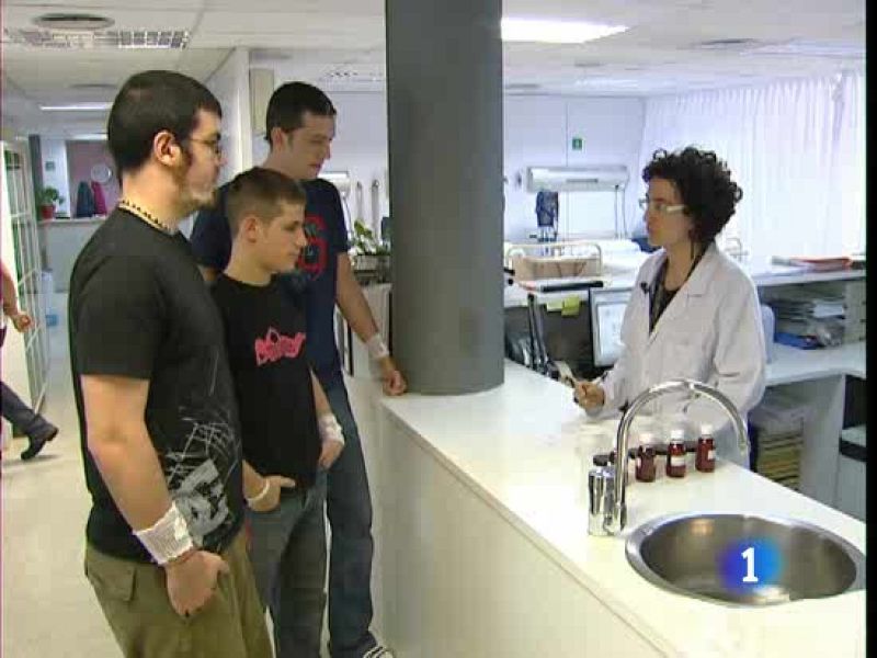 Reporteros del telediario - Cada año se autorizan en España 700 ensayos clínicos - Reporteros del Telediario | Ver