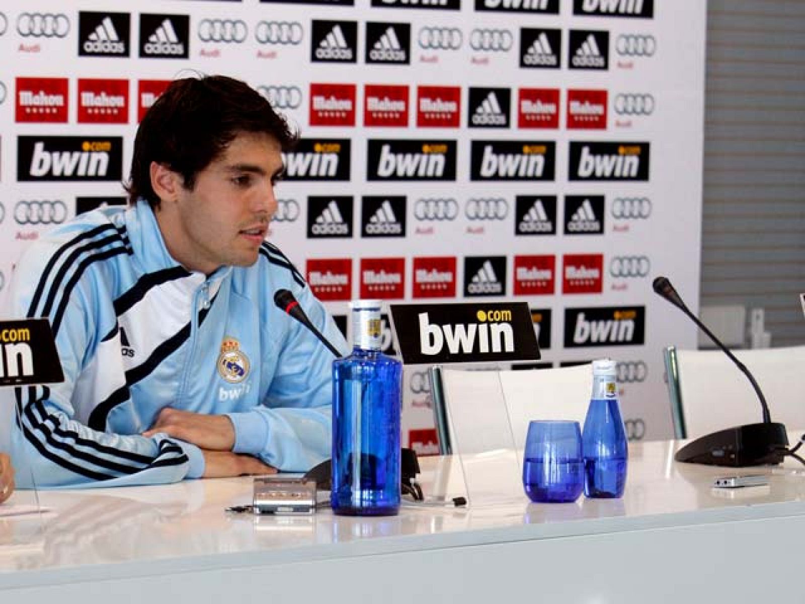 Kaká se defiende de las críticas | Ver