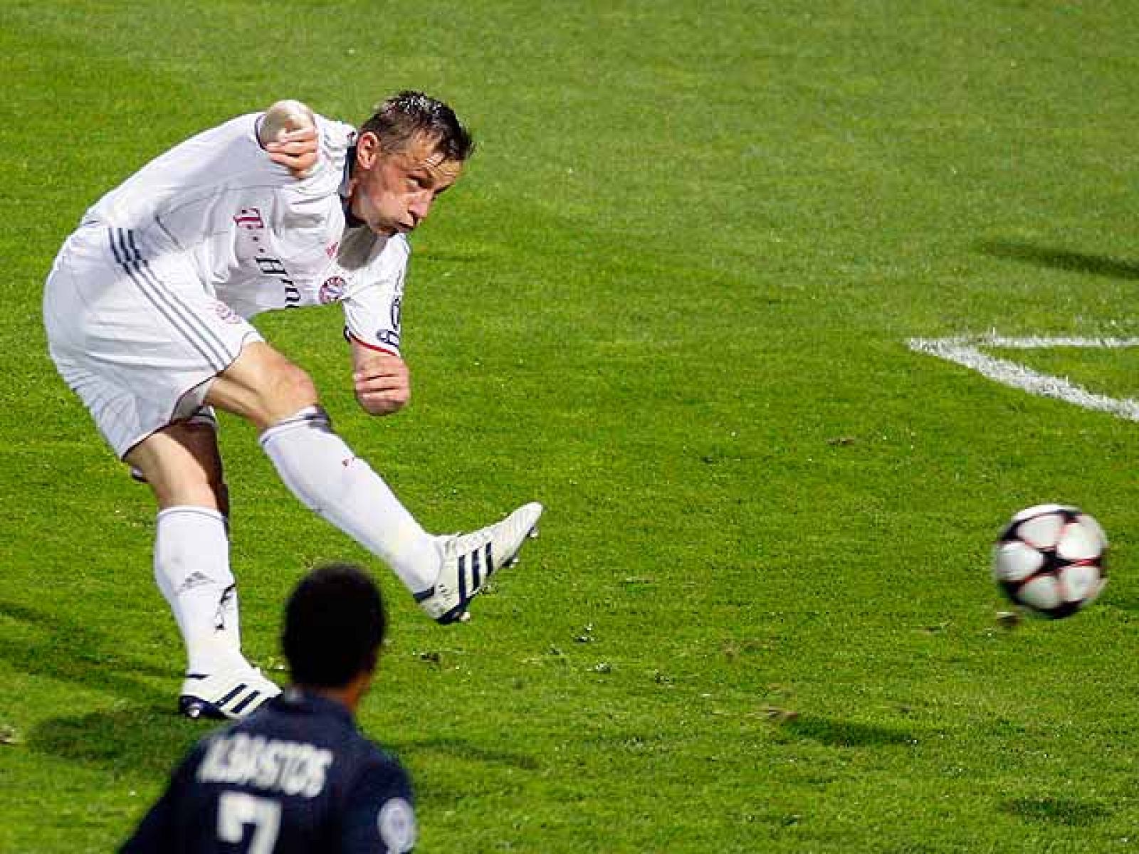 Olic adelanta al Bayern (0-1) - Champions League | Ver