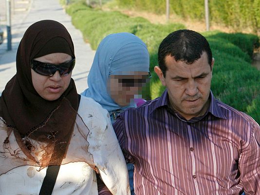 La mañana - Najwa vuelve a clase con velo