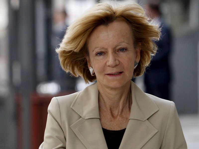 La rebaja en la calificación de nuestra deuda por la agencia Standard and Poors centra hoy la actualidad económica y política