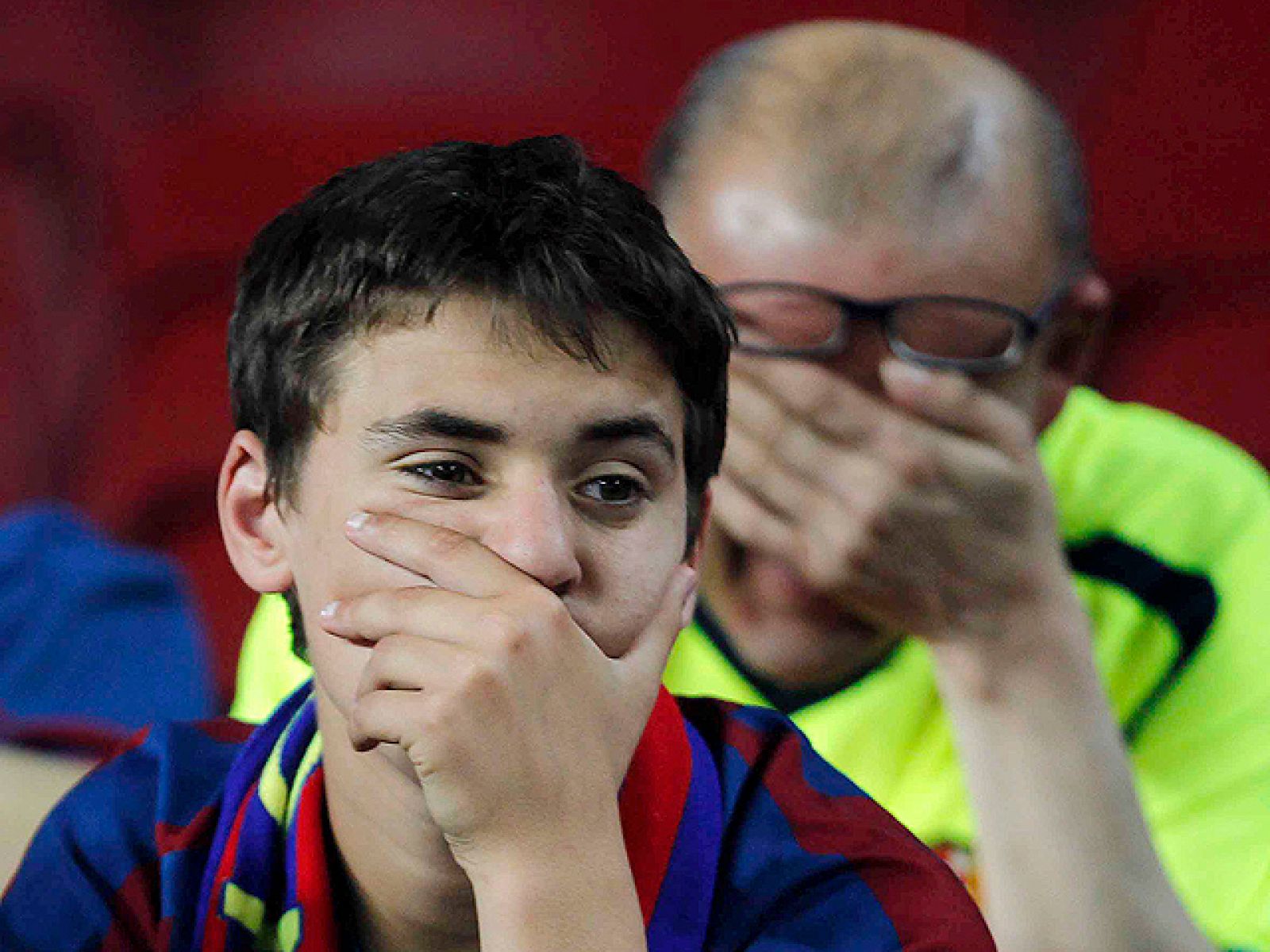 La afición culé se quedó con las ganas de ver ejecutada la remontada que les llevara a la final del Bernabéu. Luis Enrique, por ejemplo, se marchó antes del gol de Piquè. Gol que dio esperanzas de conseguir la machada pero que al final resultó insufi