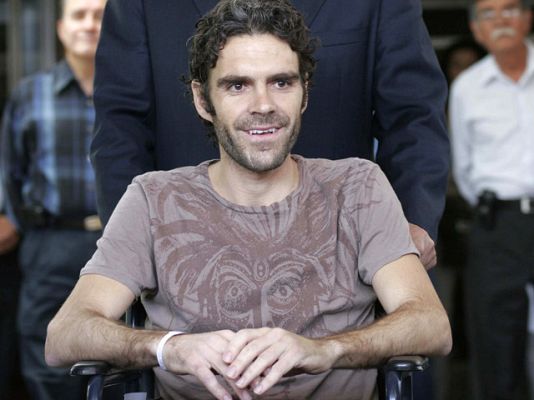  - José Tomás abandona el hospital