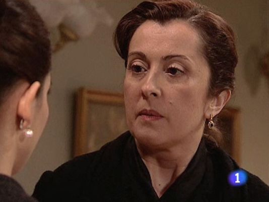 Amar en tiempos revueltos - Carmen no abandonará a sus hijos