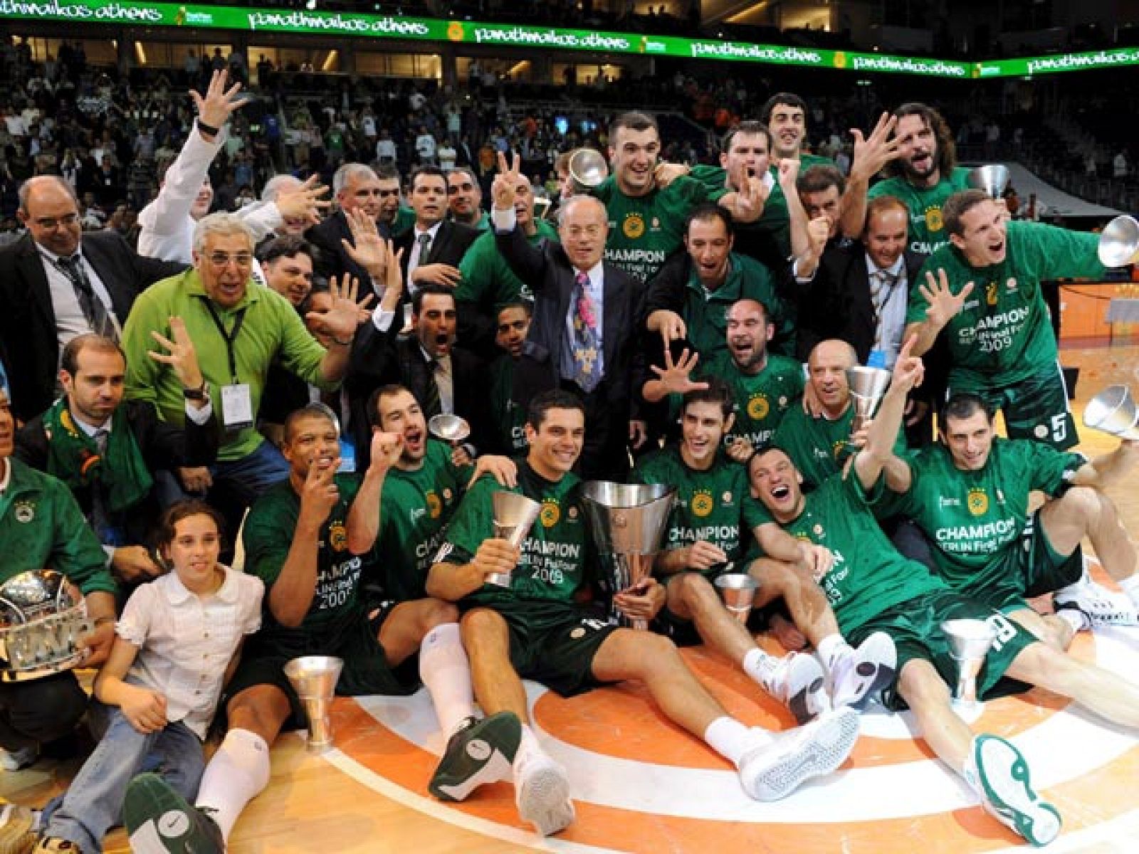 El Panathinaikos destrona al CSKA (2009) - Baloncesto en RTVE | Ver