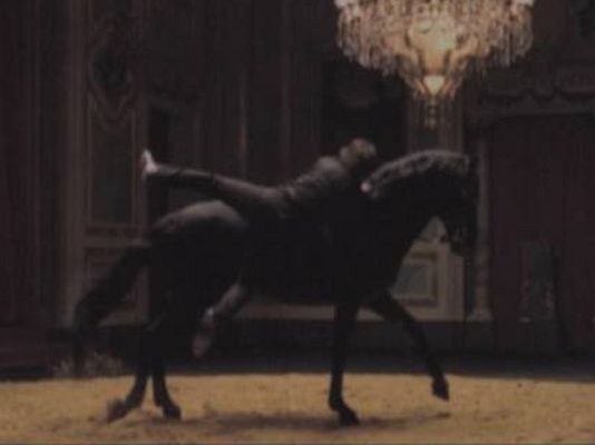  - Alonso doma al 'cavallino'