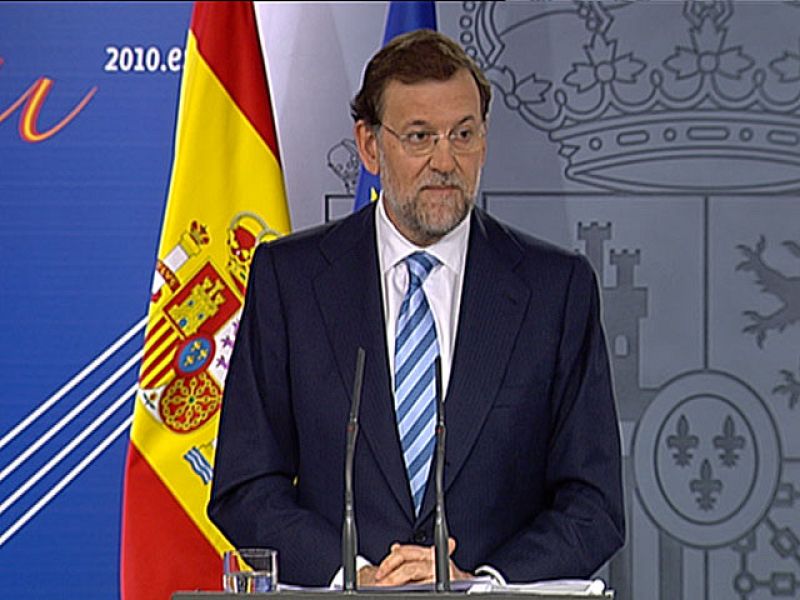 Para el líder del PP, los acuerdos sobre el rescate a Grecia y la reforma del sistema financiero son positivos | Ver