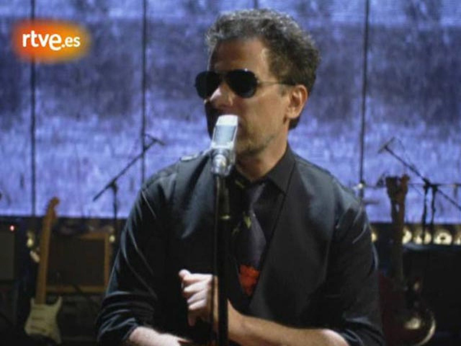 El videoclip de "Los divinos" - 'Calamaro on the rock' | Ver