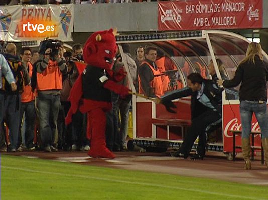  - Dimonió incordia suplentes blancos