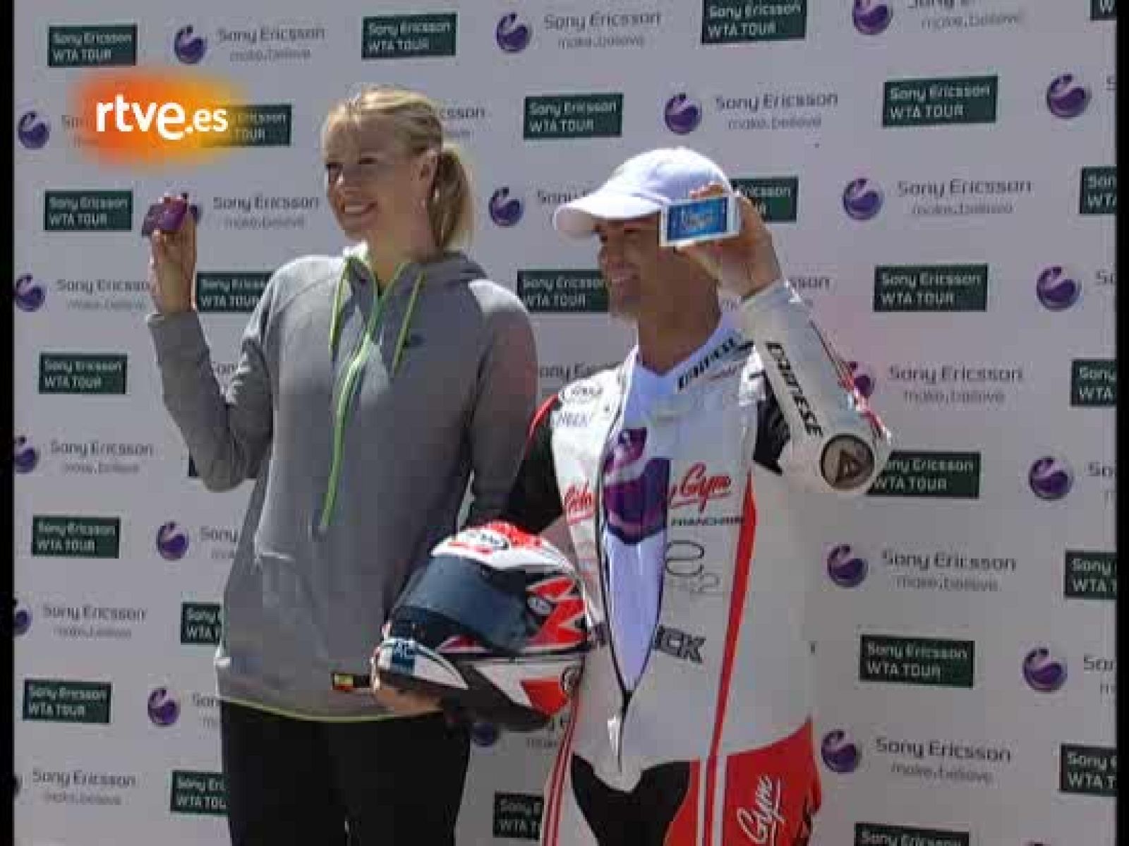 El saque de Sharapova pudo con Fonsi | Ver