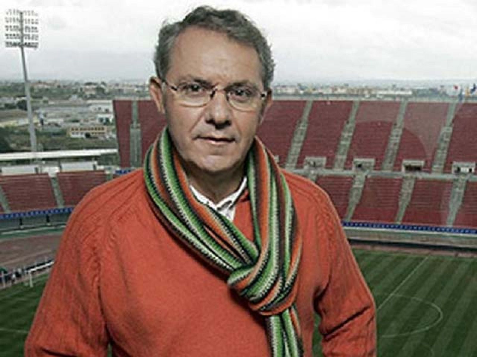 De la Casa, premiado por su carrera | Ver