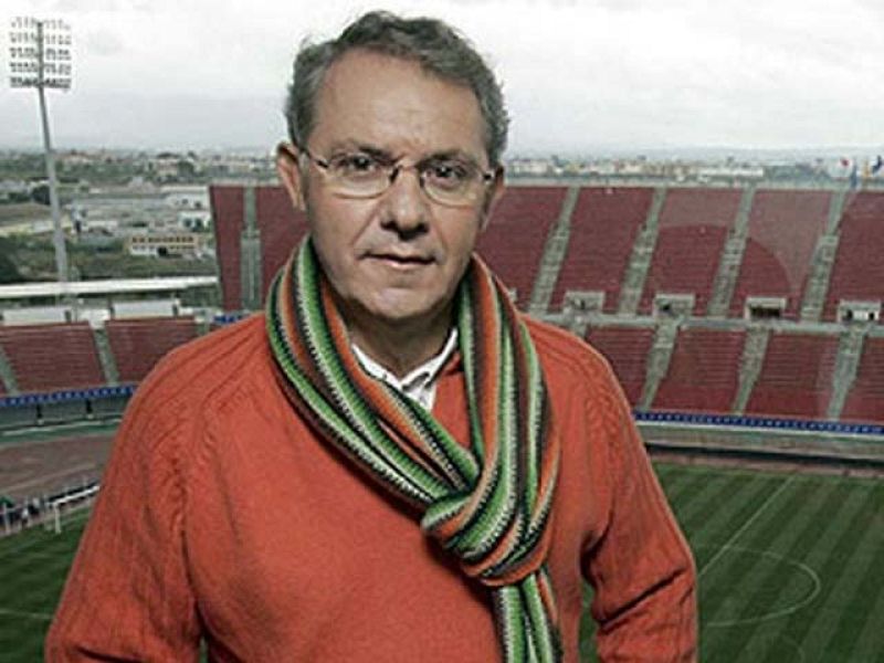 De la Casa, premiado por su carrera | Ver