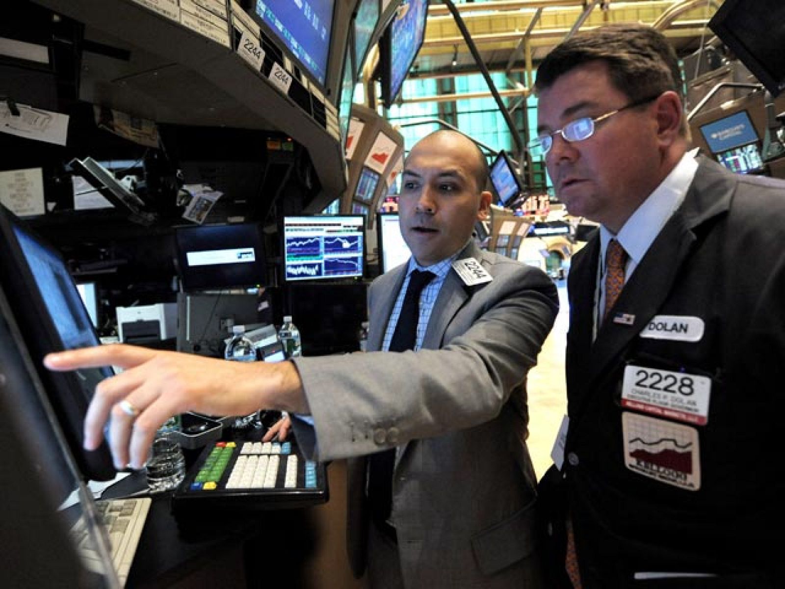 Obama anuncia una investigación sobre lo que ocurrió ayer en Wall Street | Ver