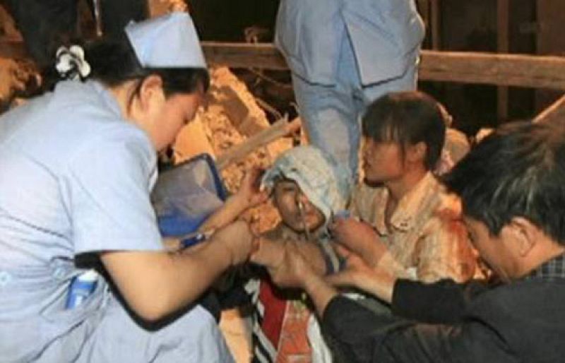 Miles de personas han fallecido en el terremoto de 7,8 de intensidad que ha sacudido a China