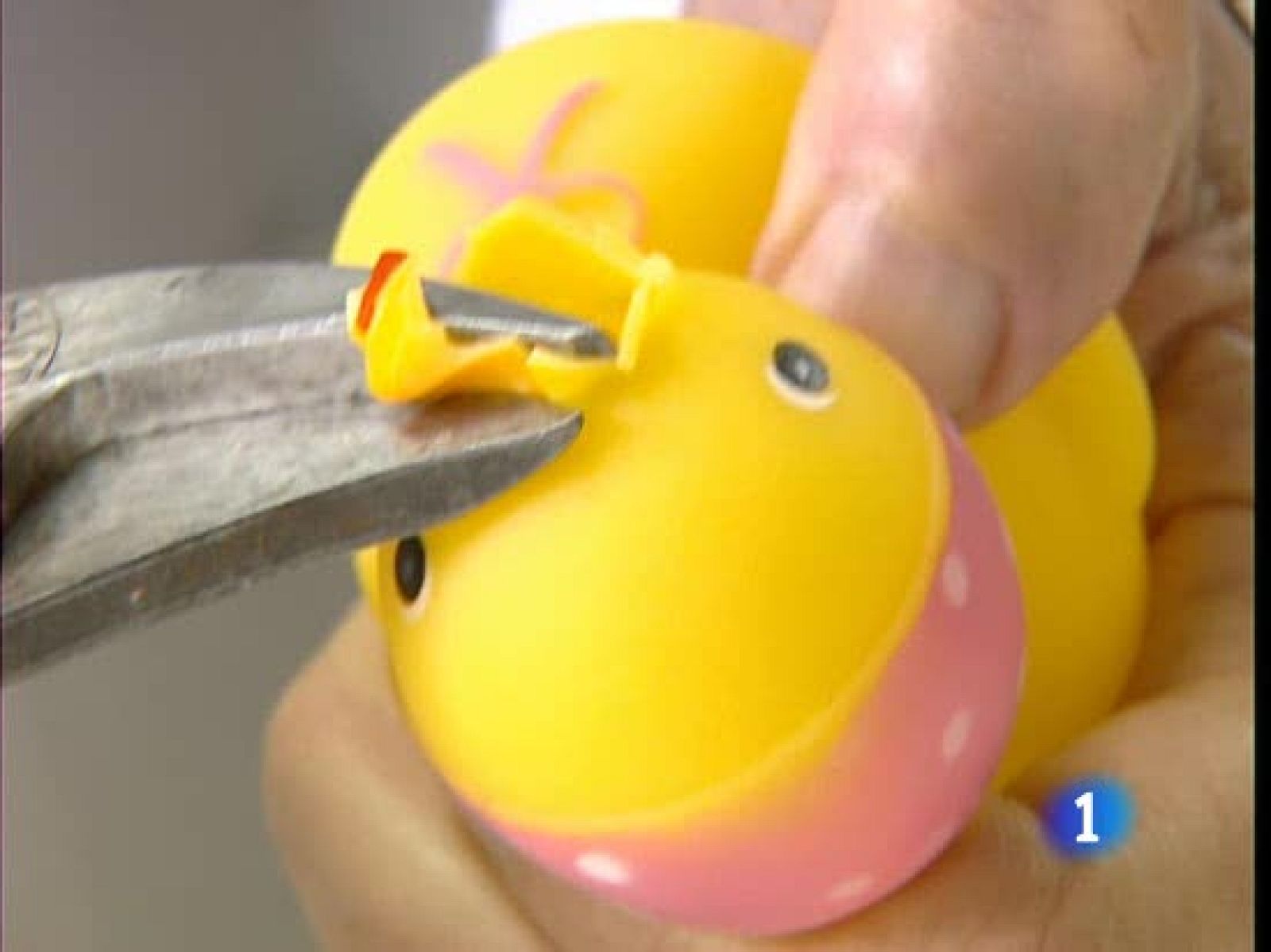 Científicos del CSIC han creado un PVC blando más seguro y menos contaminante - Ciencia y tecnología en Rtve.es | Ver