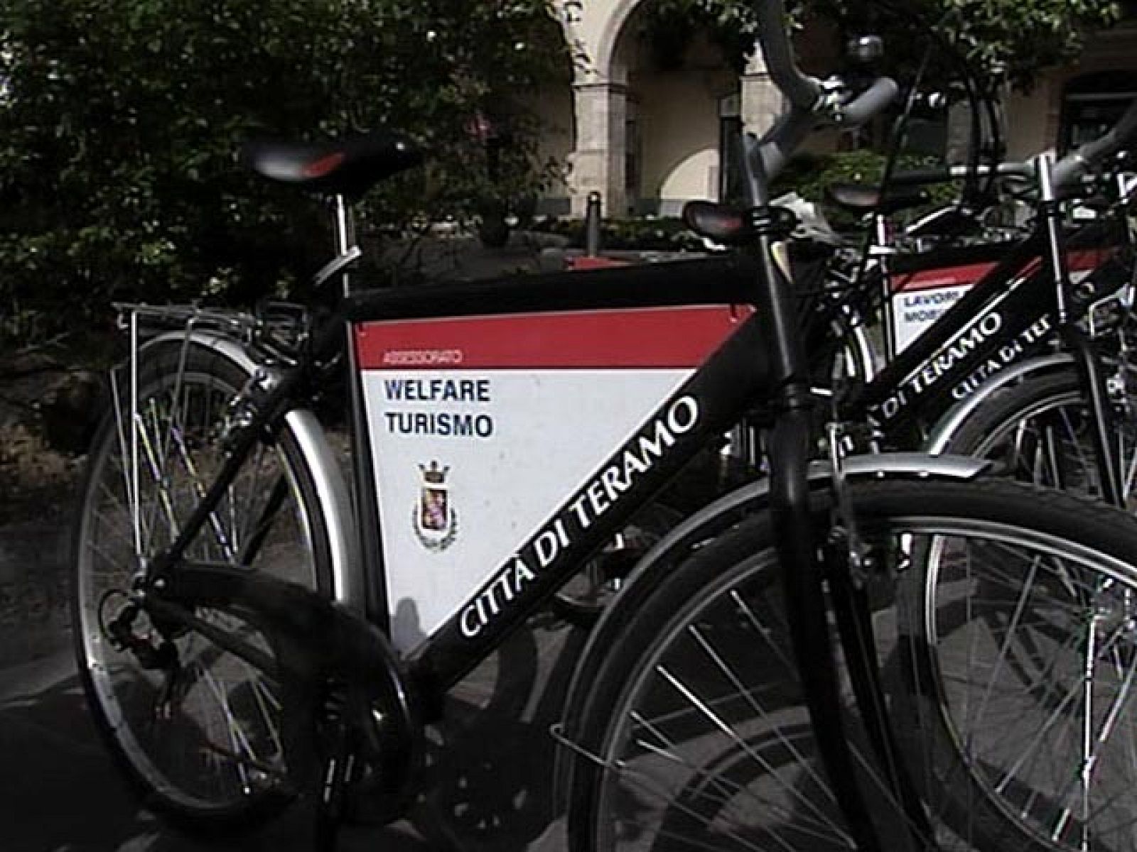 En la localidad de Teramo, Italia, todos los trabajadores municipales se mueven en bici | Ver