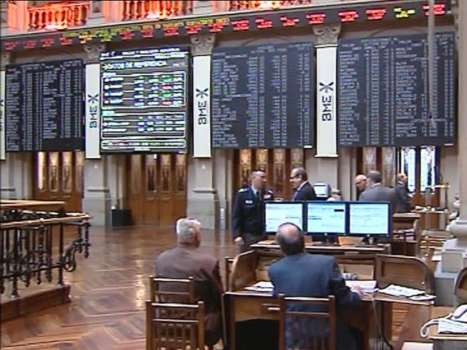 El IBEX 35 ha empezado cayendo más del 3% y luego se ha agudizado ese descenso | Ver