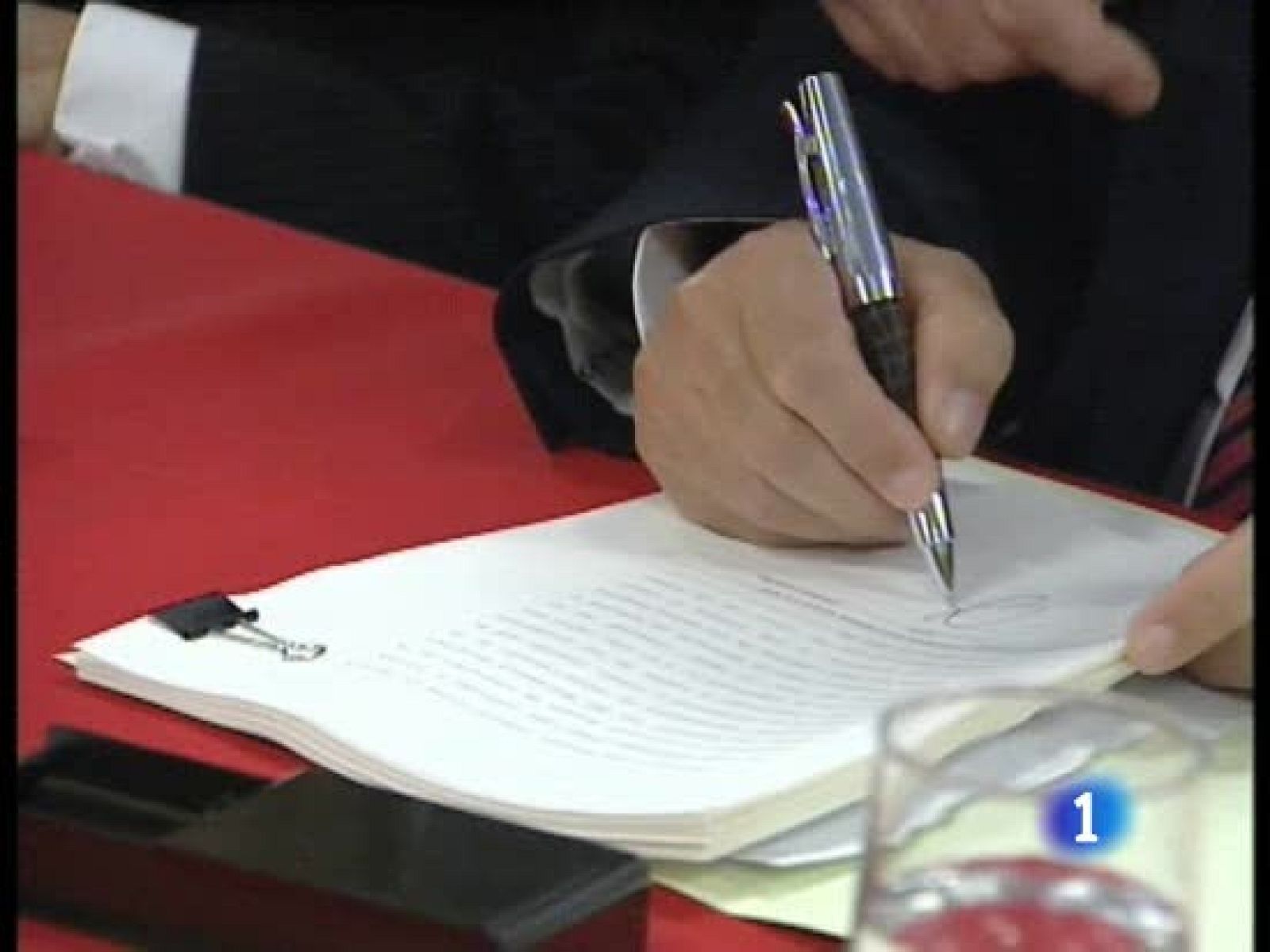 Caja Jaén y Unicaja han sido las primeras en firmar las escrituras para su integración | Ver