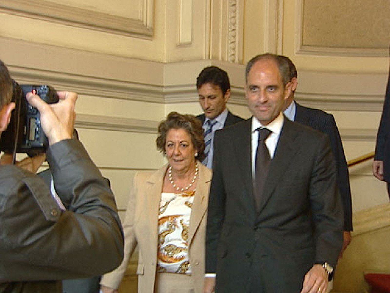 Antes, durante y después de estar imputado, Camps siempre ha defendido su inocencia | Ver