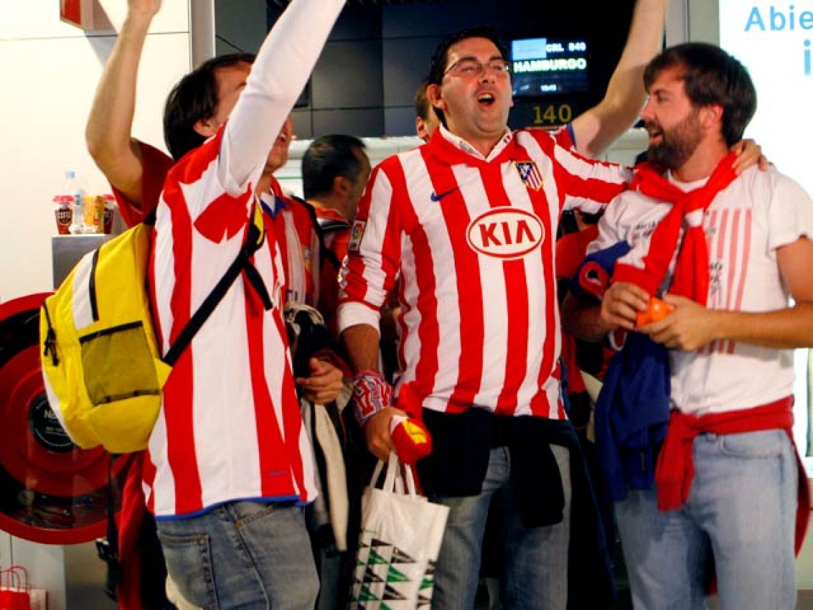 Miles de aficionados rojiblancos han inundado la ciudad alemana de Hamburgo para asistir a la final de la Europa League.