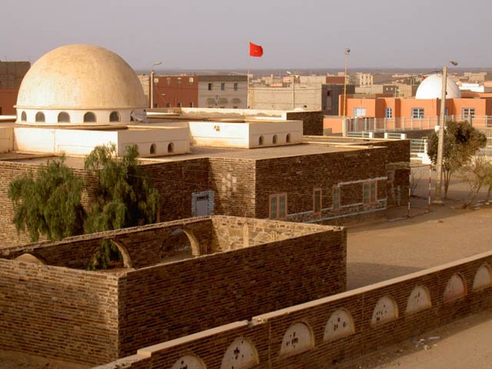 En portada - "Voces y silencios del Sahara". Avance | Ver