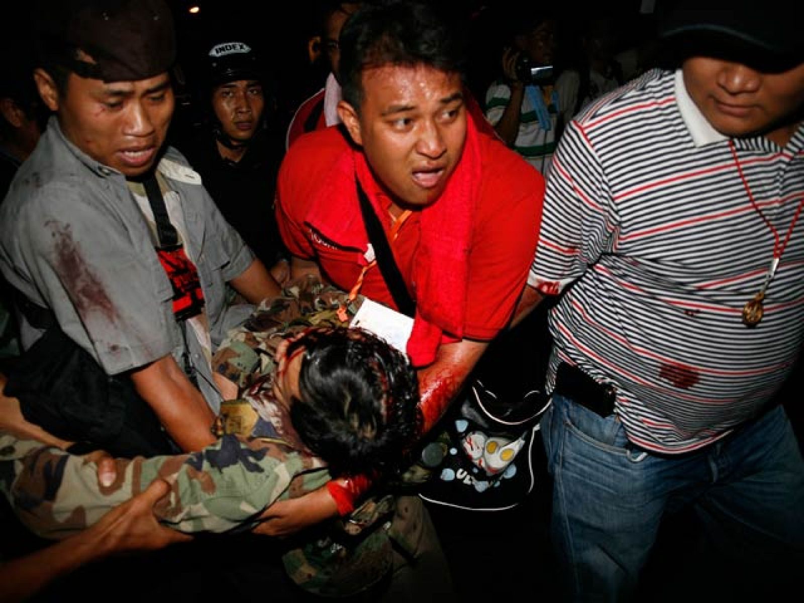 Herido el líder de los camisas rojas en Tailandia | Ver