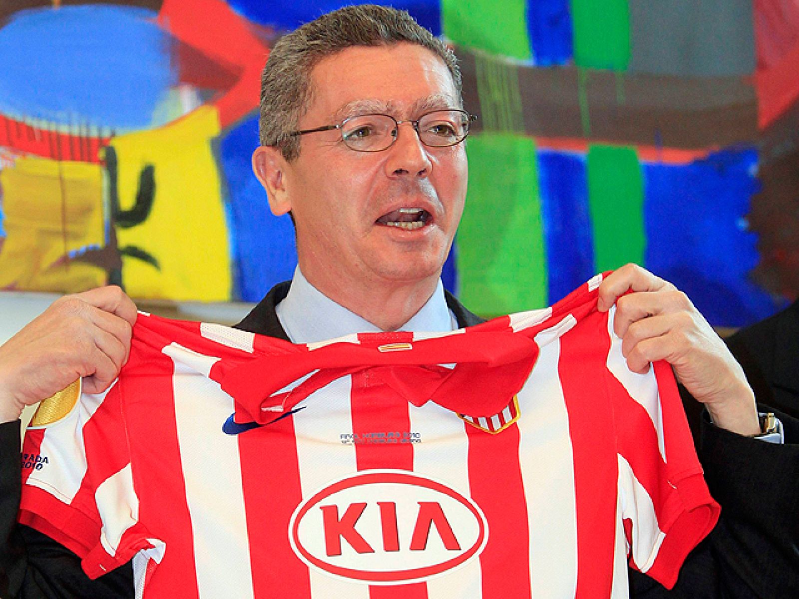 La caravana atlética tuvo tres paradas obligatorias antes de Neptuno que fueron la catedral de la Almudena, el ayuntamiento madrileño y la Comunidad de Madrid.