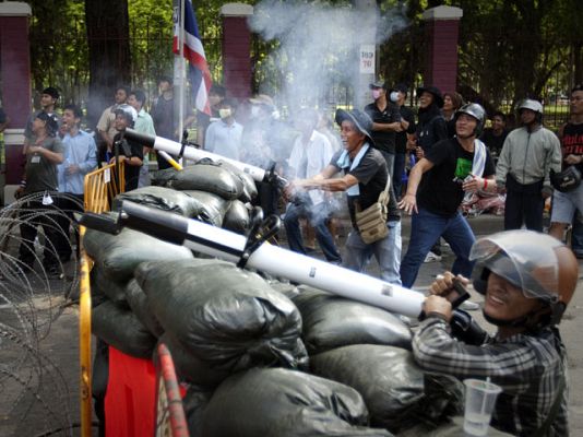  - La violencia de los 'camisas rojas'