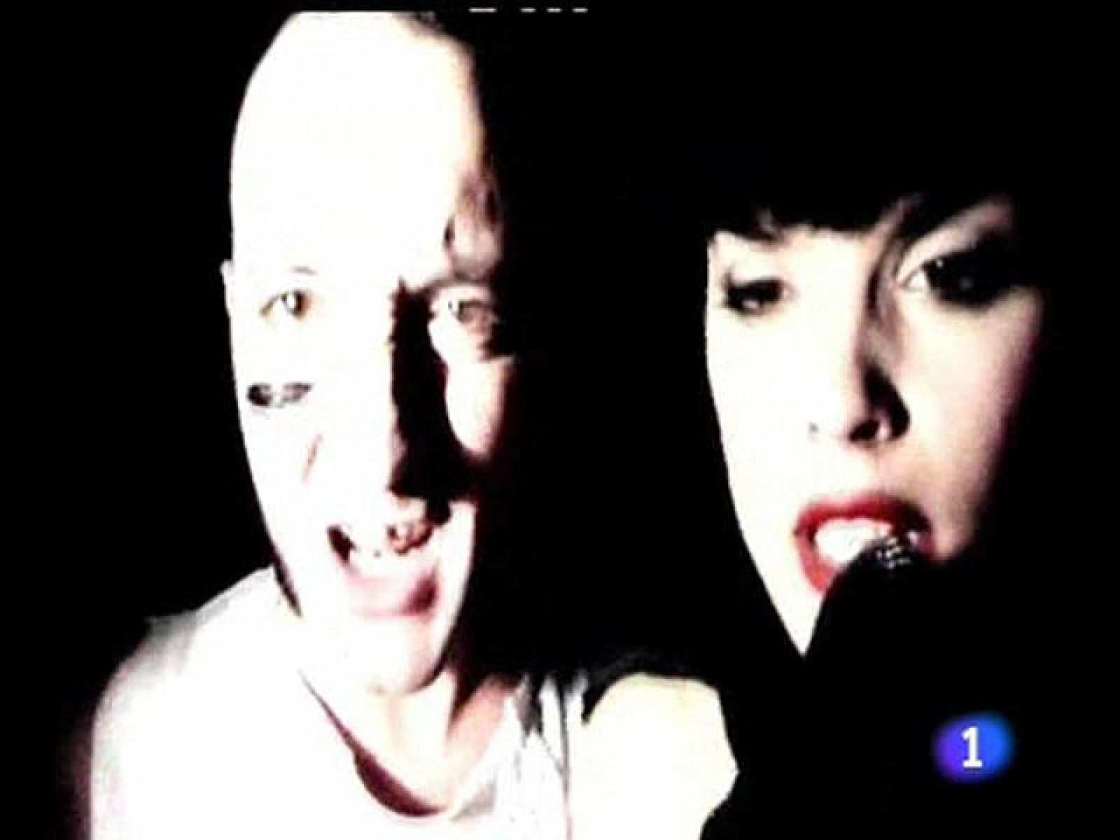 Vinila Von Bismarck, ex cantante de Kracovia