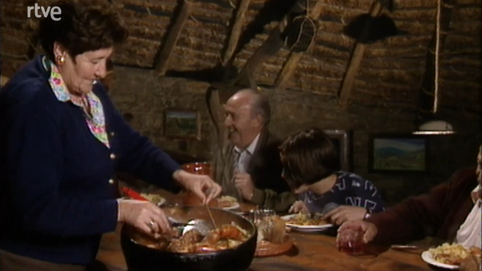 A pedir de boca - Botillo del Bierzo, vino DO. Bierzo y cecina de León - A pedir de boca | Ver