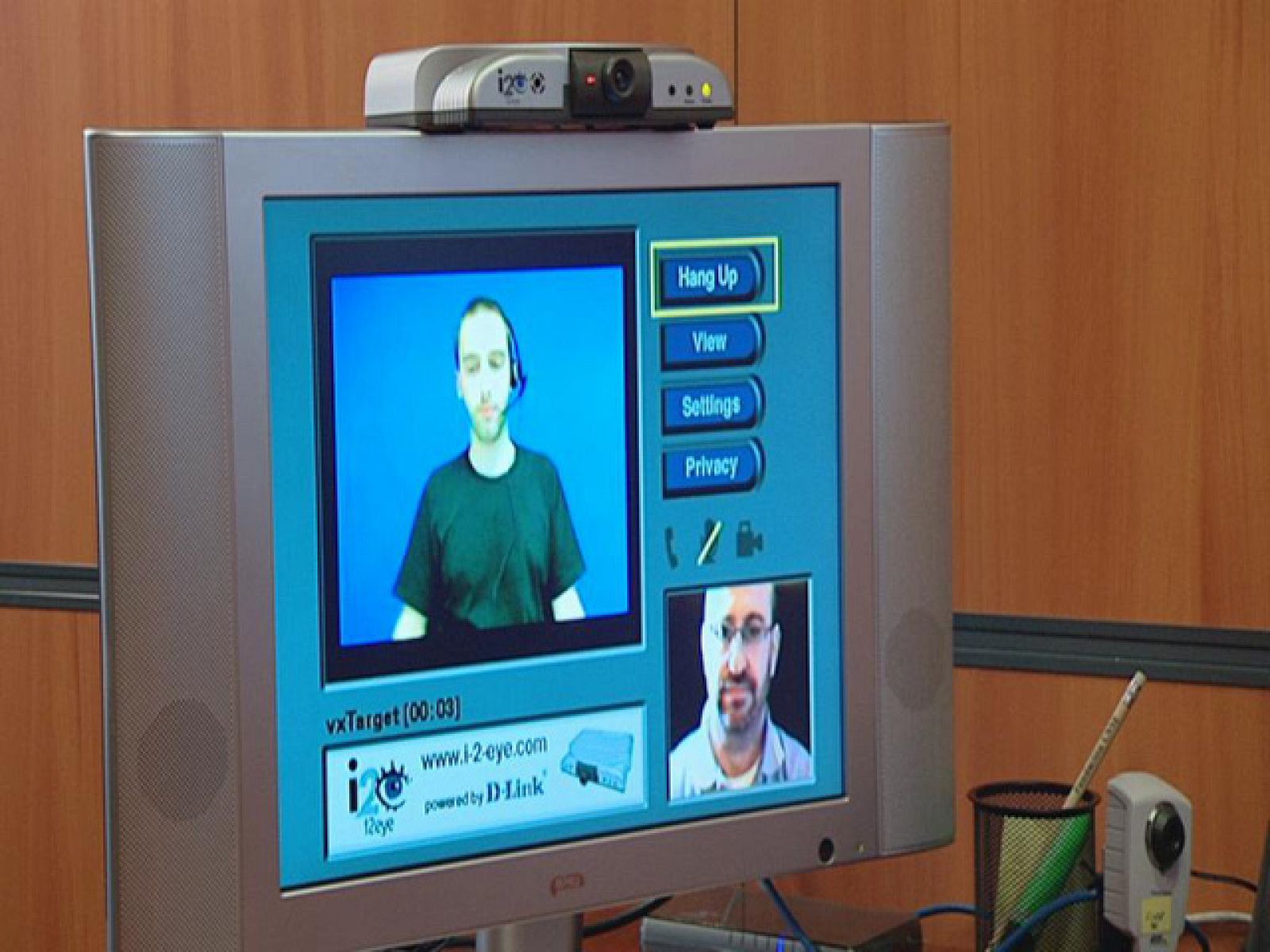 El mundo se mueve contigo / Tecnosoluciones: Videointerpretación en lengua de signos