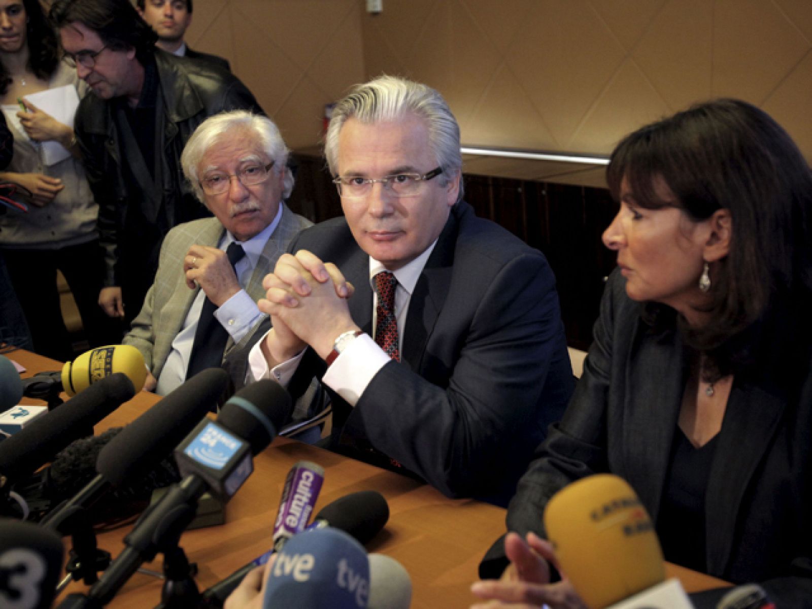 Garzón no se siente especialmente perseguido | Ver