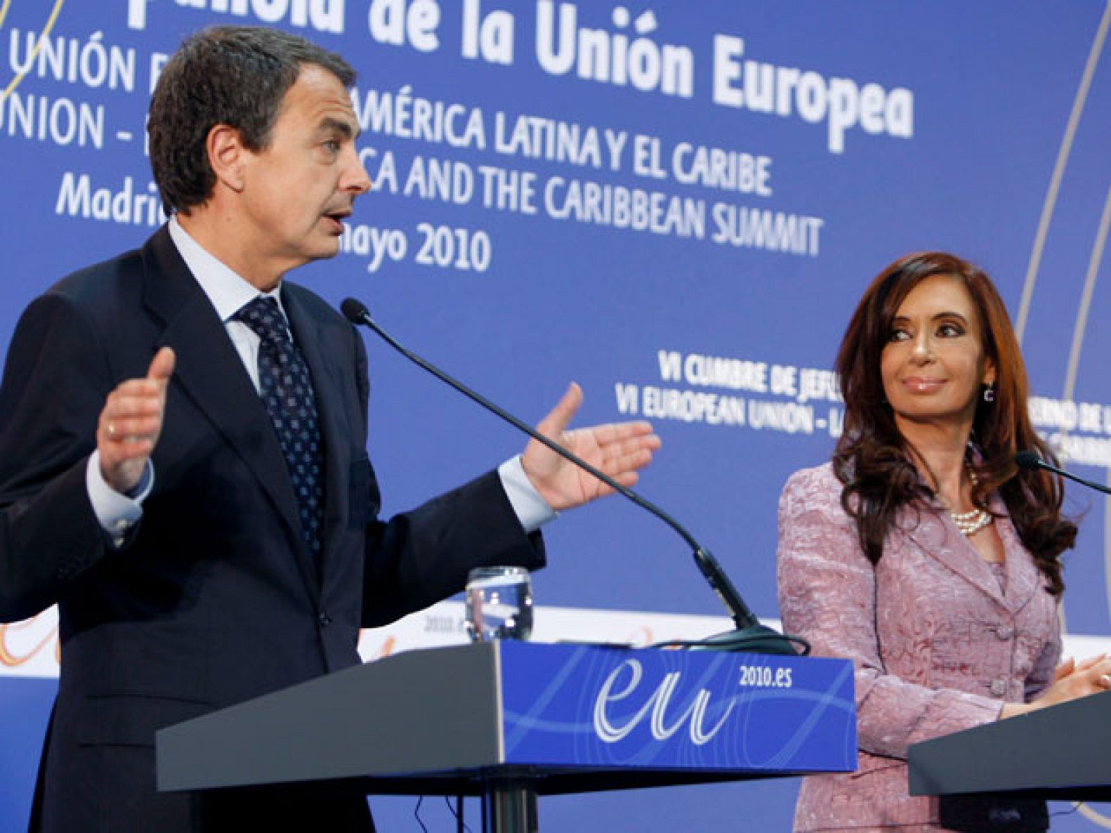 Telediario 2 en cuatro minutos - 18/05/10 | Ver