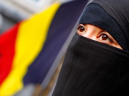  - Desacuerdo para prohibir el burka