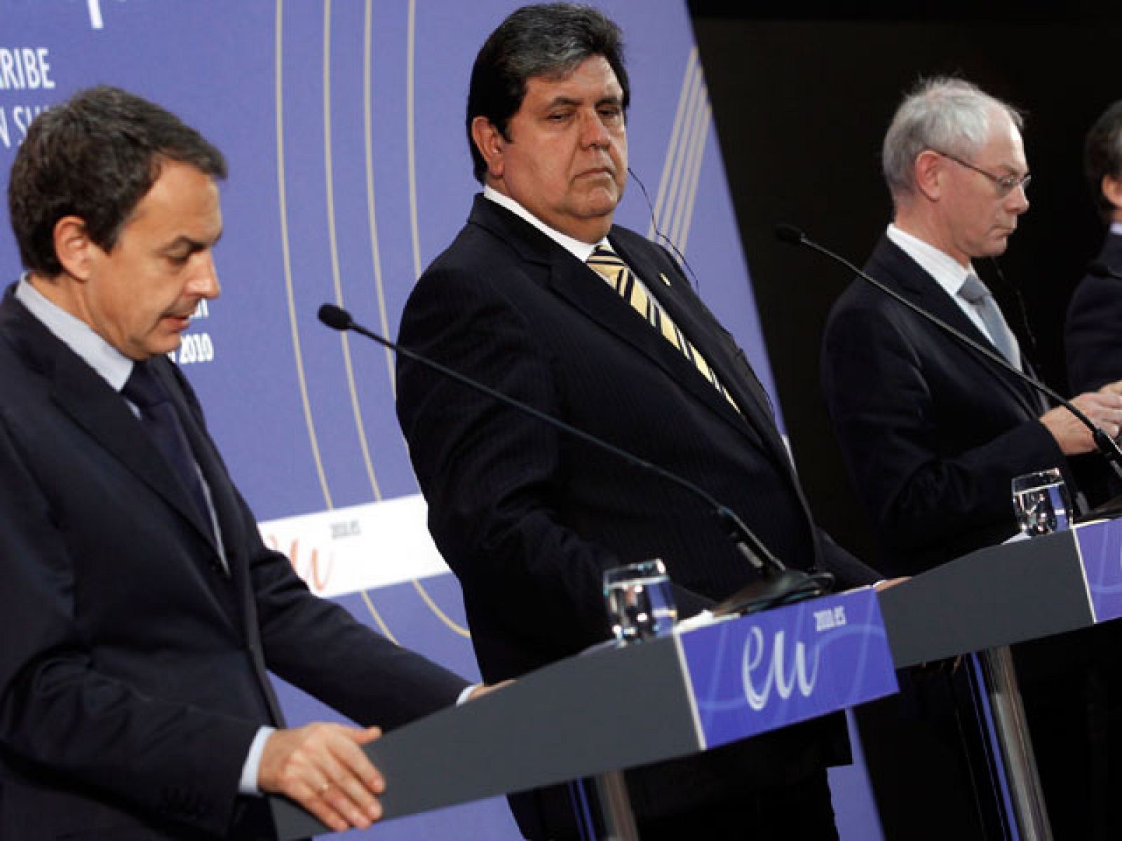 Telediario 2 en cuatro minutos - 19/05/10 | Ver