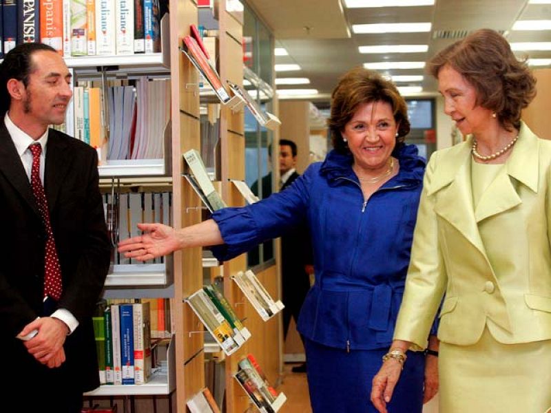 La Reina Sofía viaja a Atenas para inaugurar la nueva sede del Instituto Cervantes | Ver