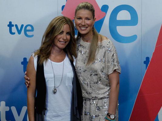 Eurovisión - Anne y Ainhoa con Dani Diges