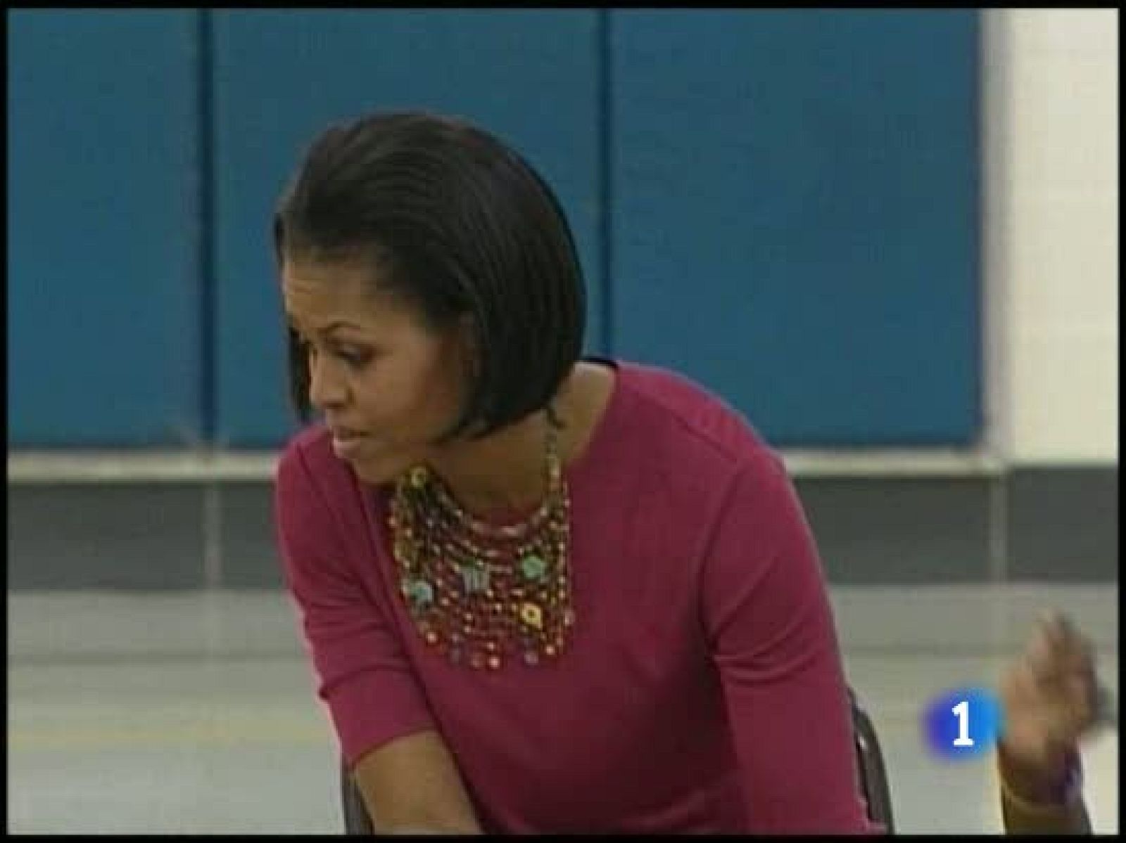 Una niña pone en apuros a Michelle Obama al preguntarle por la expulsión de inmigrantes | Ver