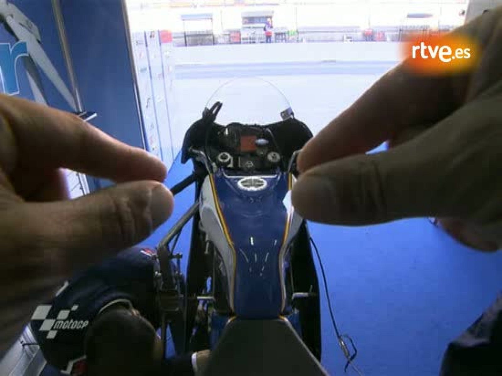 Rossi, primero, pero rodeado | Ver