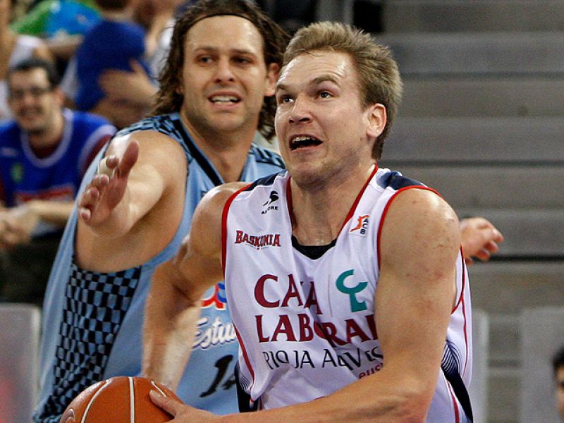 El Estudiantes se ha despedido de los playoff al caer en el segundo partido de la serie ante el Caja Laboral.